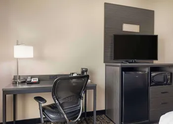Best Western Carthage Inn & Suites hotel thumbnail 8