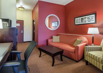 Comfort Suites Leesville near Fort Johnson hotel thumbnail 4
