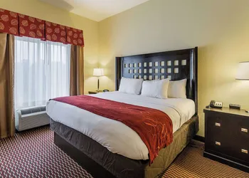 Comfort Suites Leesville near Fort Johnson hotel thumbnail 7