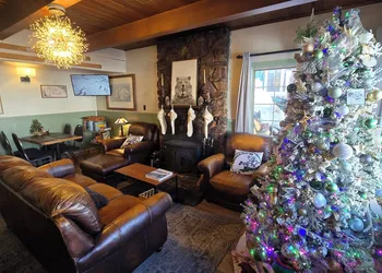 Cinnamon Bear Inn hotel thumbnail 5