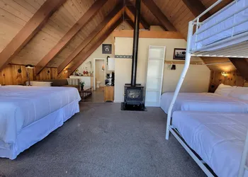 Cinnamon Bear Inn hotel thumbnail 7