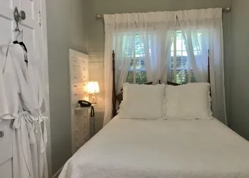 Forsyth Park Inn hotel thumbnail 4