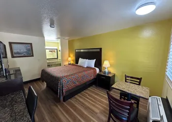 Crossroads Inn - Downtown Sacramento hotel thumbnail 2