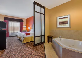 Holiday Inn Express & Suites Alpine Southeast by IHG hotel thumbnail 3