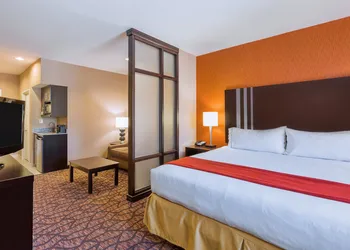 Holiday Inn Express & Suites Alpine Southeast by IHG hotel thumbnail 4