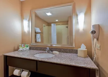 Holiday Inn Express & Suites Alpine Southeast by IHG hotel thumbnail 8