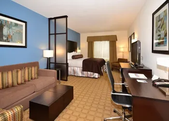 Best Western Plus Lytle Inn & Suites hotel thumbnail 6
