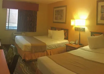 Travelodge by Wyndham Battle Creek hotel thumbnail 6