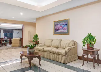 Days Inn by Wyndham Burlington East hotel thumbnail 3