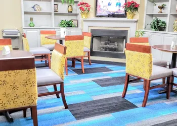 Days Inn by Wyndham Burlington East hotel thumbnail 4