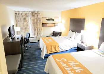 Days Inn by Wyndham Burlington East hotel thumbnail 5