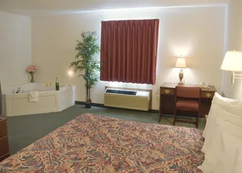 Americas Best Value Inn Gaylord hotel thumbnail 7
