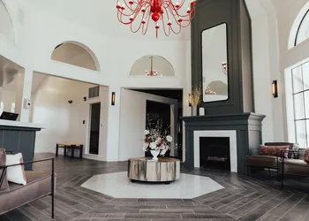 Vinland Hotel and Lounge hotel thumbnail 2