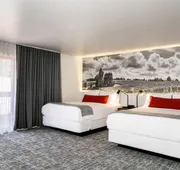 Vinland Hotel and Lounge hotel detail image 4