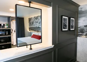 Vinland Hotel and Lounge hotel thumbnail 6