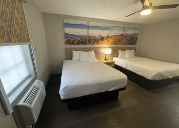 Days Inn by Wyndham Holladay hotel thumbnail 5