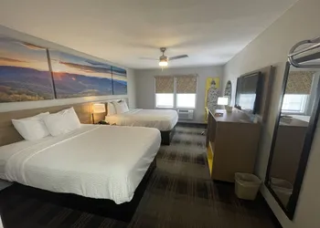 Days Inn by Wyndham Holladay hotel thumbnail 8
