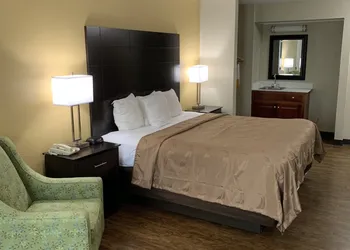 Quality Inn & Suites Canton, GA hotel thumbnail 6