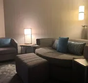 Courtyard by Marriott London hotel detail image 5