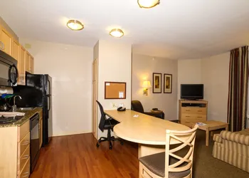 Candlewood Suites Ft Myers I-75 by IHG hotel thumbnail 4