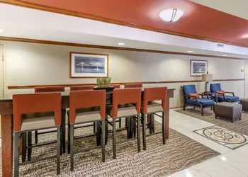 Comfort Inn & Suites Charleston Airport Convention Center hotel thumbnail 4