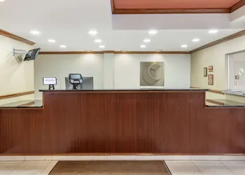 Comfort Inn & Suites Charleston Airport Convention Center hotel thumbnail 3