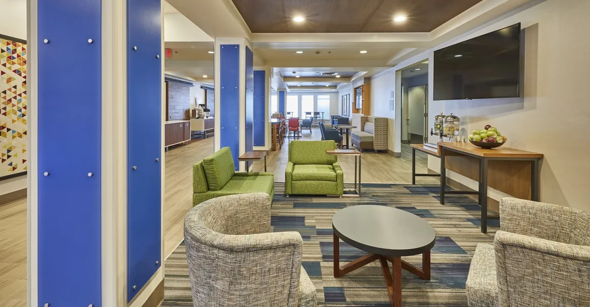 Holiday Inn Express Hotel & Suites Medford-Central Point by IHG hotel detail image 2