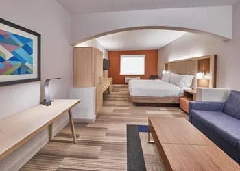 Holiday Inn Express Hotel & Suites Medford-Central Point by IHG hotel thumbnail 4