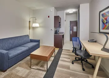 Holiday Inn Express Hotel & Suites Medford-Central Point by IHG hotel thumbnail 5