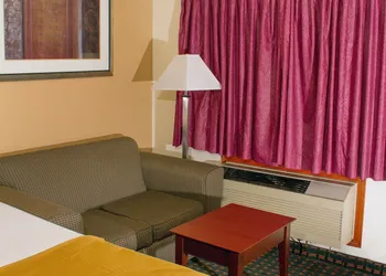 Budget Inn and Suites hotel thumbnail 2