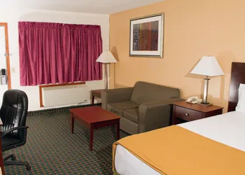 Budget Inn and Suites hotel thumbnail 4