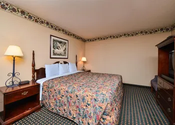 Budget Inn and Suites hotel thumbnail 8