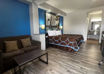 Crystal Inn Houston North I-45 hotel thumbnail 4
