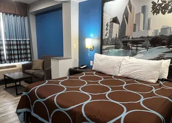Crystal Inn Houston North I-45 hotel thumbnail 7