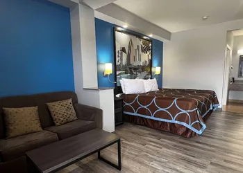 Crystal Inn Houston North I-45 hotel thumbnail 8