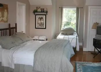 Josephine's Bed & Breakfast hotel thumbnail 6