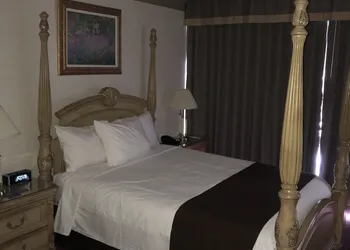 Travelodge by Wyndham Niagara Falls Fallsview hotel thumbnail 4