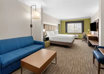 Holiday Inn Express & Suites Klamath Falls Central by IHG hotel thumbnail 6