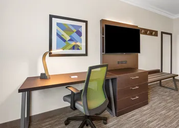 Holiday Inn Express & Suites Klamath Falls Central by IHG hotel thumbnail 8