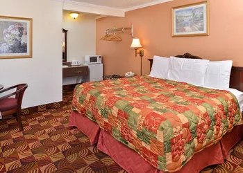Americas Best Value Inn & Suites Klamath Falls hotel thumbnail 8
