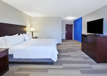 Holiday Inn Express Hotel & Suites Niles by IHG hotel thumbnail 8