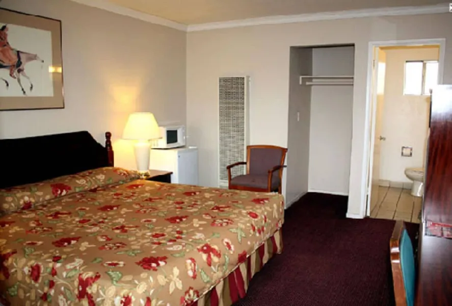 Sunset Inn and Suites hotel detail image 2