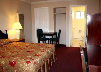 Sunset Inn and Suites hotel thumbnail 3