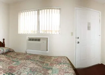 Sunset Inn and Suites hotel thumbnail 6