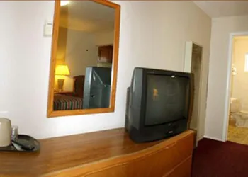 Sunset Inn and Suites hotel thumbnail 8