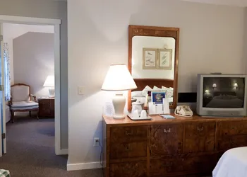 Mount Battie Inn hotel thumbnail 8
