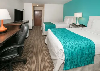 Howard Johnson by Wyndham Scott Lafayette hotel thumbnail 3
