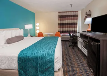 Howard Johnson by Wyndham Scott Lafayette hotel thumbnail 6
