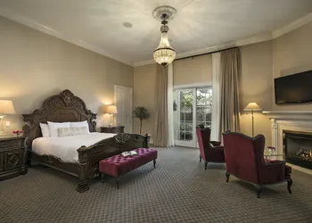 The Genevieve hotel thumbnail 3