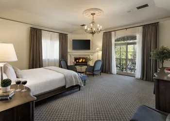 The Genevieve hotel thumbnail 5
